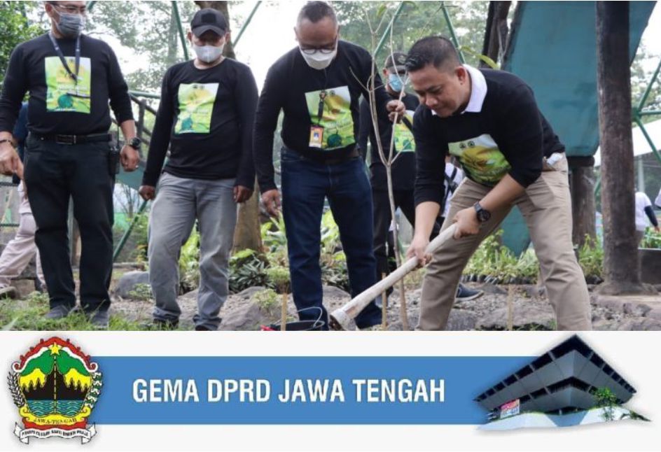 Rawat Bumi Tanam Seribu Pohon di Semarang Zoo