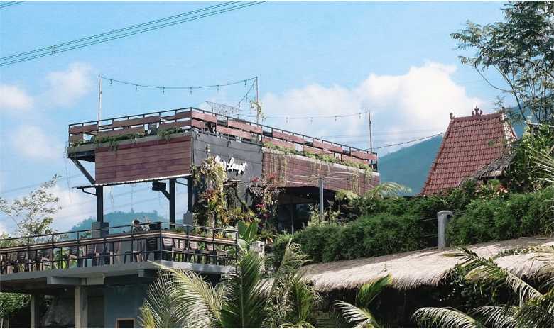 Akar Langit Ungaran, Cafe Pinggir Kali yang Memikat Hati