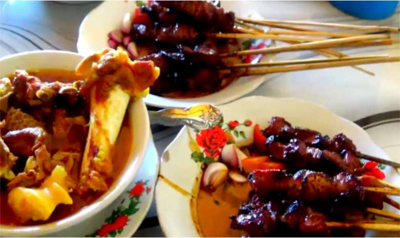 Sate Wedus Gembel Hj. Sidiq Banjarnegara, Perpaduan Daging Empuk dengan Bumbu Rempah Khas Jawa