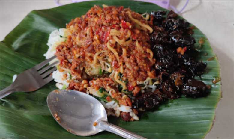 Pecel Keong Mbak Toen Banyubiru, Kuliner Unik Yang Dikenal Hingga Negeri Jiran