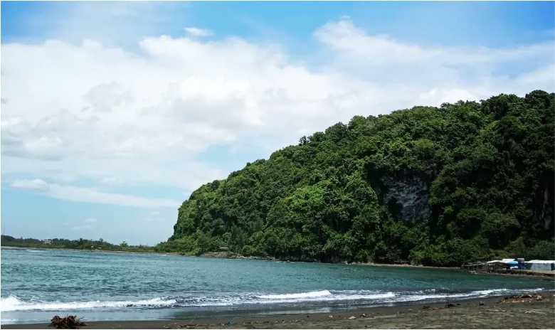 Pantai Sodong Cilacap, Keindahan Pantai Di Balik Pegunungan Srandil