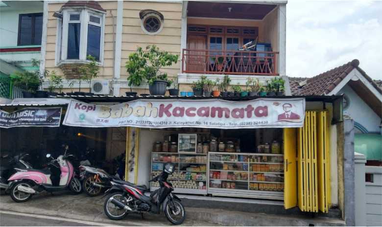 Kopi Babah Kaca Mata Salatiga, Warung Kopi Legendaris Sejak 1966