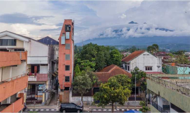 Pitu Rooms Salatiga, Hotel Paling Tipis dan Ikonik