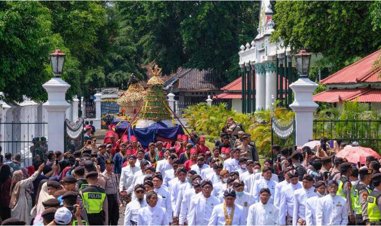 Sejarah Tradisi Sekaten, Perbedaan Sekaten Solo dan Jogja