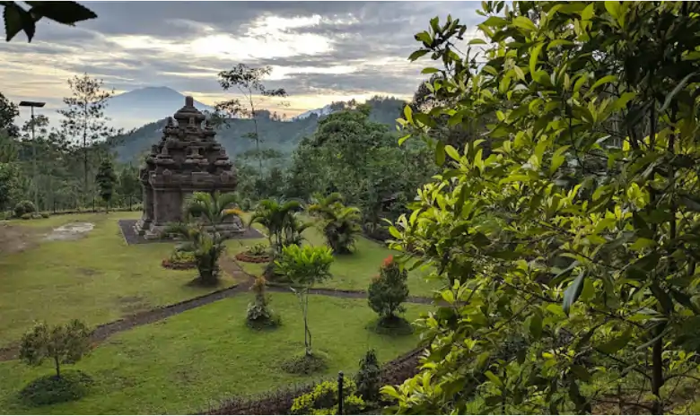 Mengulik Sejarah dan Keindahan Candi Selogriyo di Hutan Windusari Magelang