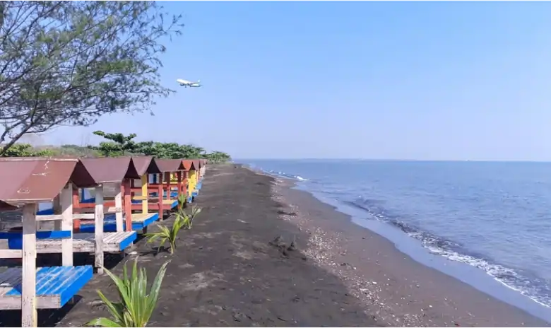 Pantai Tirang, Surga Tersembunyi Semarang yang Memikat